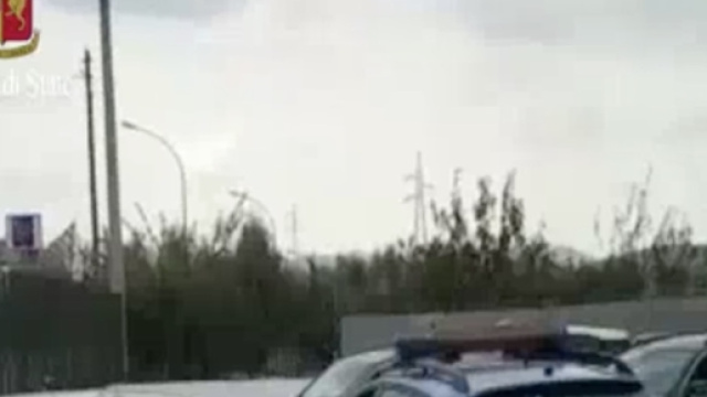 Le immagini del blitz effettuato dalla polizia stradale