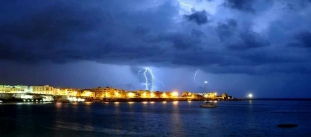 Foto del temporale ad Otranto. Fotografo: Dino Longo. Foto del temporale ad Otranto. Fotografo: Dino Longo.