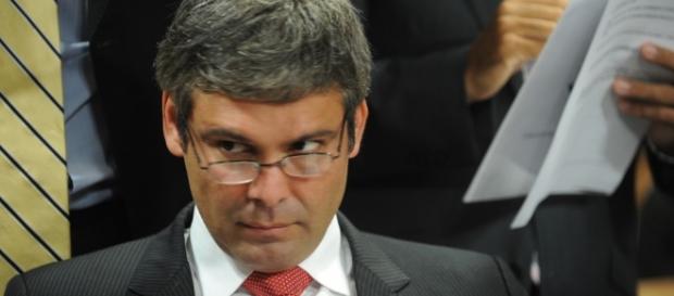 Lindbergh Farias é acusado de ter se envolvido em esquema milionário de corrupção Lindbergh Farias é acusado de ter se envolvido em esquema milionário de corrupção