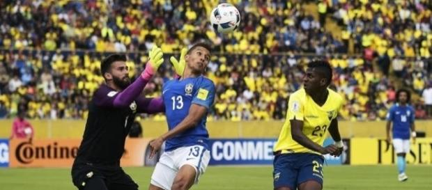 Na rodada passada, o Brasil venceu o Equador por 3 a 0, quebrando um tabu de mais de 30 anos sem ganhar em Quito Na rodada passada, o Brasil venceu o Equador por 3 a 0, quebrando um tabu de mais de 30 anos sem ganhar em Quito