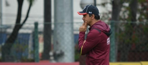 Polícia intima Ricardo Gomes a depor sobre invasão ao CT do São Paulo Polícia intima Ricardo Gomes a depor sobre invasão ao CT do São Paulo