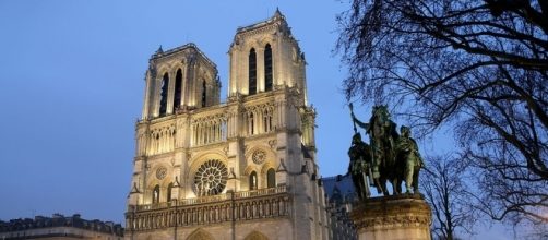 Momenti di panico presso la cattedrale di Notre Dame. Foto: uroydvrlistscom - dvrlists.com
