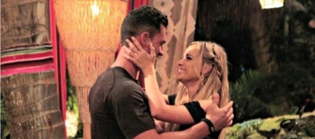 Bachelor In Paradise' Stars Josh Murray And Amanda Stanton Engaged ... - 24-hours-news.com Bachelor In Paradise' Stars Josh Murray And Amanda Stanton Engaged ... - 24-hours-news.com