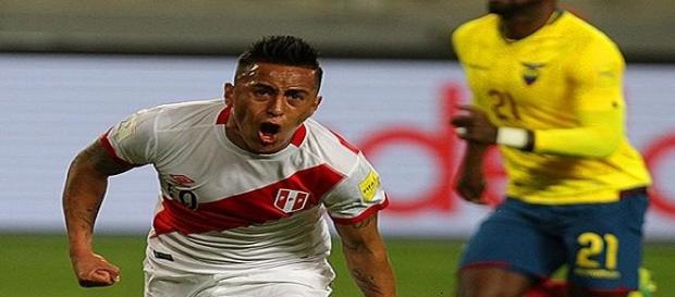 Jogador do São Paulo, Cueva foi autor de um dos gols da vitória do Peru sobre o Equador Jogador do São Paulo, Cueva foi autor de um dos gols da vitória do Peru sobre o Equador