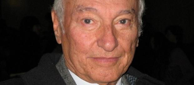 Piero Angela vittima di una bufala sul web Piero Angela vittima di una bufala sul web