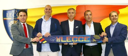 Liguori, insieme agli altri dirigenti del Lecce.