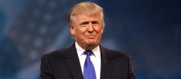 Donald Trump esalta il governo di Putin in Russia Donald Trump esalta il governo di Putin in Russia