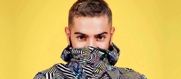 Emis Killa, il 4 ottobre prossimo pubblicherà 'Terza Stagione', il suo terzo album ufficiale. Emis Killa, il 4 ottobre prossimo pubblicherà 'Terza Stagione', il suo terzo album ufficiale.