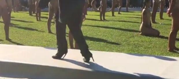 Kanye West fashion shoe an epic fail... models' shoes fell apart! Photo: screencap via Complex News, YouTube.com Kanye West fashion shoe an epic fail... models' shoes fell apart! Photo: screencap via Complex News, YouTube.com