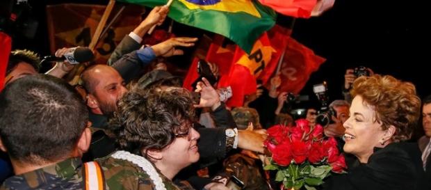 População despede-se de Dilma Rousseff em Brasília. População despede-se de Dilma Rousseff em Brasília.