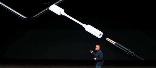 Sans prise casque, comment écouter de la musique avec l'iPhone 7 ? - traxmag.com Sans prise casque, comment écouter de la musique avec l'iPhone 7 ? - traxmag.com