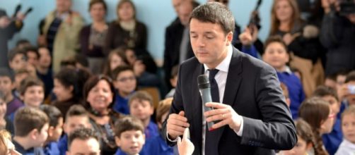 Renzi in Campania per inaugurare l'anno scolastico