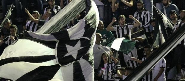 Depois de segurar a lanterna do campeonato, finalmente o Botafogo dá esperança de dias melhores para sua torcida (foto: Vítor Silva/SSPress/Botafogo) Depois de segurar a lanterna do campeonato, finalmente o Botafogo dá esperança de dias melhores para sua torcida (foto: Vítor Silva/SSPress/Botafogo)