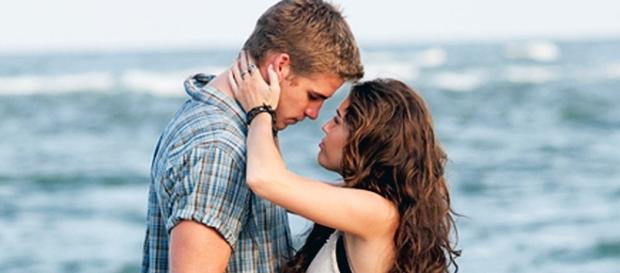 Miley Cyrus und Liam Hemsworth's Liebesgeschichte Miley Cyrus und Liam Hemsworth's Liebesgeschichte