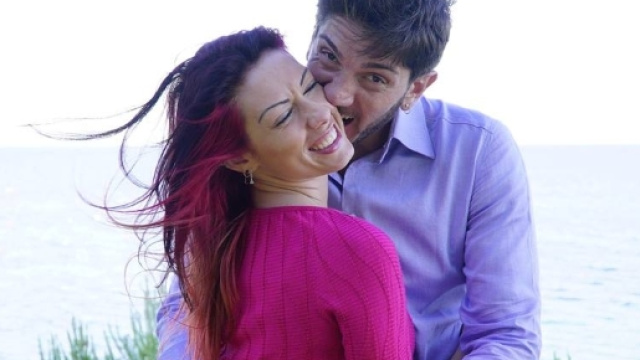 Ernesto e Gabriella, coppia separatisi a "Temptation Island", sarebbe tornata insieme grazie a Maria De Filippi