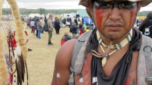 La protesta dei Sioux contro l'oleodotto che dovrebbe attraversare il loro territorio.