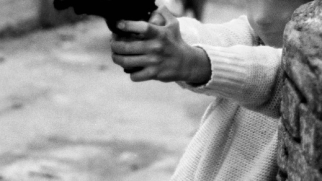 Uno degli scatti di Letizia Battaglia, in mostra per 'Imbavagliati': 'Il gioco del killer'.