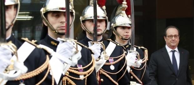 Comment François Hollande et le PS se sont suicidés - Le Temps - letemps.ch Comment François Hollande et le PS se sont suicidés - Le Temps - letemps.ch