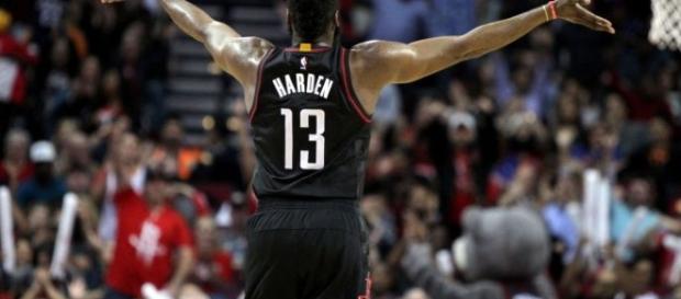 James Harden ha vuelto a conseguir algo histórico James Harden ha vuelto a conseguir algo histórico