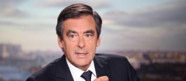 M.François Fillon candidat LR aux élections présidentielles françaises de 2017 M.François Fillon candidat LR aux élections présidentielles françaises de 2017