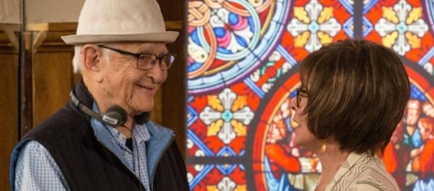 Norman Lear, left, and Rita Moreno visit on the set of ‘One Day at a Time.’ Photo via Michael Yarish, Media.Netflix.com Used by permission. Norman Lear, left, and Rita Moreno visit on the set of ‘One Day at a Time.’ Photo via Michael Yarish, Media.Netflix.com Used by permission.