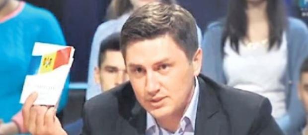 Un tânăr deputat își caută consilieri Un tânăr deputat își caută consilieri