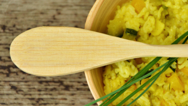Il risotto alla zucca e funghi è fatto di ingredienti di stagione.