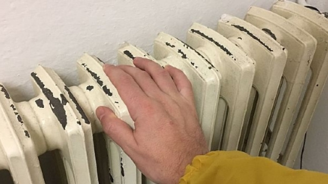 Studenti veneti al gelo in classe. Entrano a scuola con il termostato, misurano la temperatura e decidono di non entrare