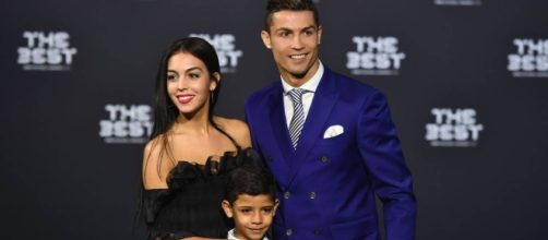 Cristiano Ronaldo con su novia y su hijo