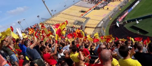 I tifosi del Lecce allo stadio.