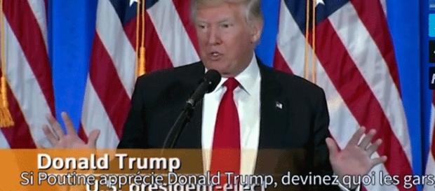 Donald Tump, en conférence de presse, s'exprime de la même manière que lors des rassemblements qu'il anime Donald Tump, en conférence de presse, s'exprime de la même manière que lors des rassemblements qu'il anime