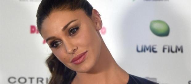 Gossip: Belen Rodriguez contestata sui social per l'atteggiamento troppo 'affettuoso' verso il figlio. Gossip: Belen Rodriguez contestata sui social per l'atteggiamento troppo 'affettuoso' verso il figlio.