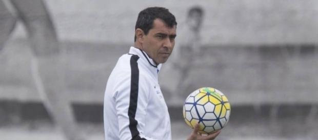 Meia é prioridade para o elenco de Fábio Carille Meia é prioridade para o elenco de Fábio Carille