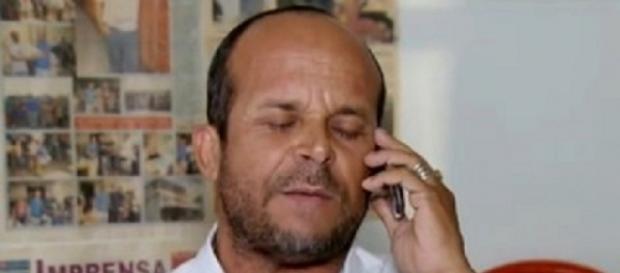 O vidente Carlinhos choca com suas previsões. O vidente Carlinhos choca com suas previsões.