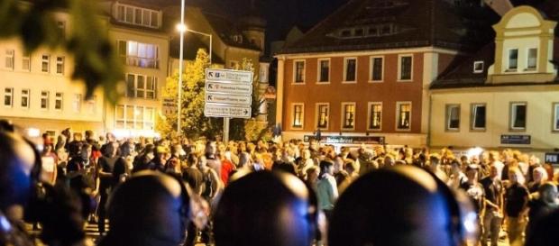 Schwesig fordert Konsequenzen nach Krawallen in Bautzen ... - rundschau-online.de Schwesig fordert Konsequenzen nach Krawallen in Bautzen ... - rundschau-online.de