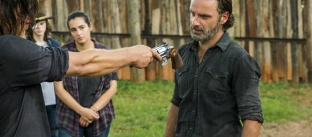 The Walking Dead : Rick prêt à reprendre les armes The Walking Dead : Rick prêt à reprendre les armes