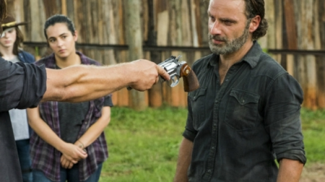 The Walking Dead : Rick prêt à reprendre les armes