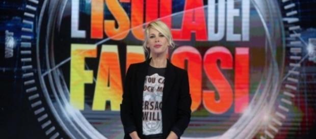 ISOLA DEI FAMOSI 2017 Alessia Marcuzzi alla conduzione ISOLA DEI FAMOSI 2017 Alessia Marcuzzi alla conduzione