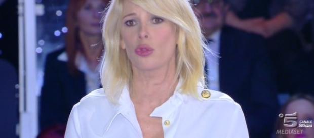 Isola dei Famosi, conduce Alessia Marcuzzi Isola dei Famosi, conduce Alessia Marcuzzi
