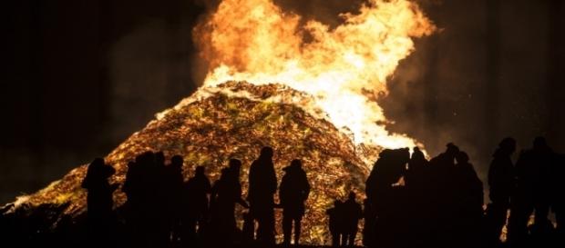 La Puglia è terra di grandi tradizioni di falò La Puglia è terra di grandi tradizioni di falò