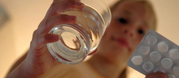 Roma: tenta di uccidere la figlia dandole psicofarmaci Roma: tenta di uccidere la figlia dandole psicofarmaci