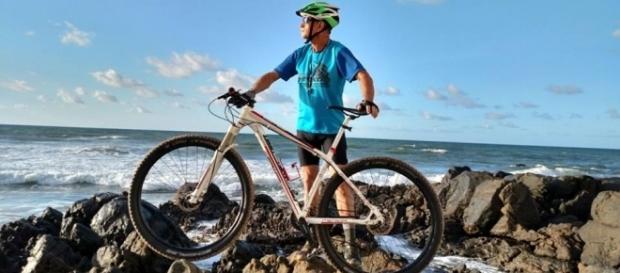 Antônio Caporazzo e sua bicicleta Antônio Caporazzo e sua bicicleta