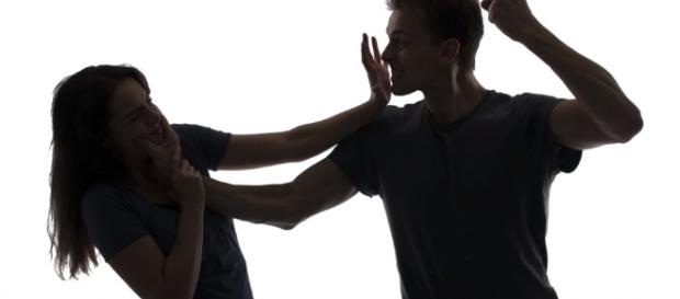 Bărbații ruși au primit liber la bătut neveste Bărbații ruși au primit liber la bătut neveste