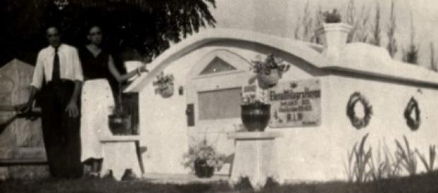 Doctorul Carl Tanzler și-a transformat femeia iubită în păpușă Doctorul Carl Tanzler și-a transformat femeia iubită în păpușă