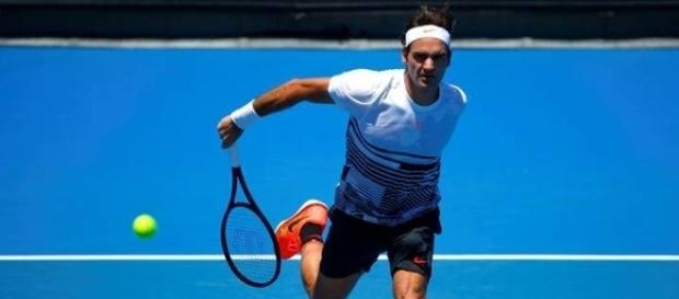 Roger Federer está de volta às quadras Roger Federer está de volta às quadras
