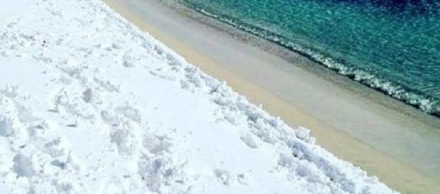 Salento, balneário italiano, repleto de neve. Evento é inédito Salento, balneário italiano, repleto de neve. Evento é inédito