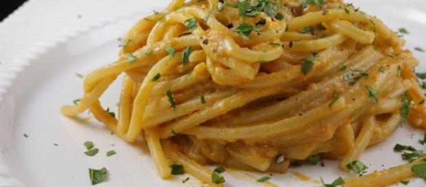 spaghetti quadrati alle zucchine al sapore delicato spaghetti quadrati alle zucchine al sapore delicato