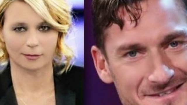 #MariaDeFilippi rifiuta la proposta dei 20 outfits sanremesi