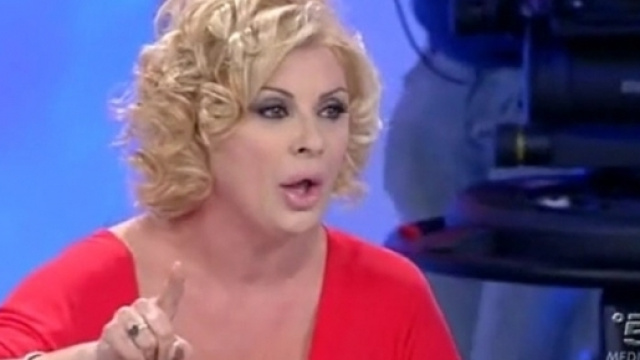 U&D: Tina Cipollari contro una dama del Trono over.