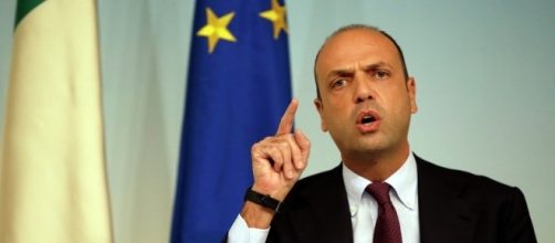 Governo, la Lega vuole sfiduciare Angelino Alfano